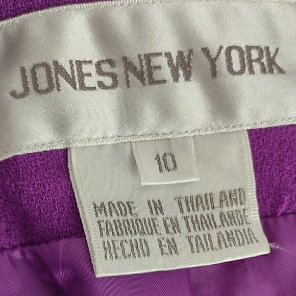 Jones New York 2 pc Jacket and Skirt In Purple with Black Lapels. Size 10 - Picture 10 of 11